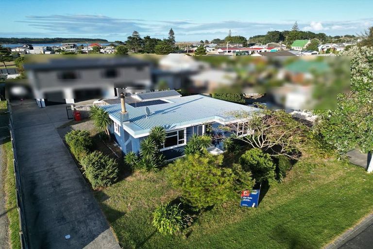 Photo of property in 26 Pratt Avenue, Foxton Beach, Foxton, 4815