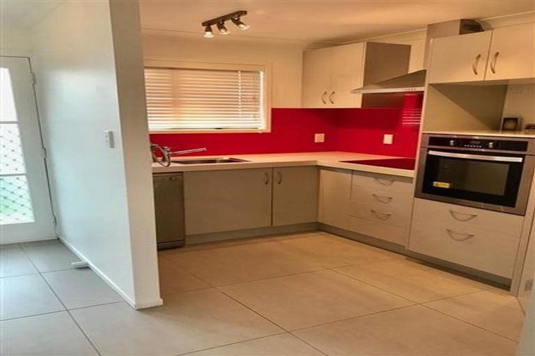 Photo of property in 58 Strid Road, Te Atatu South, Auckland, 0610