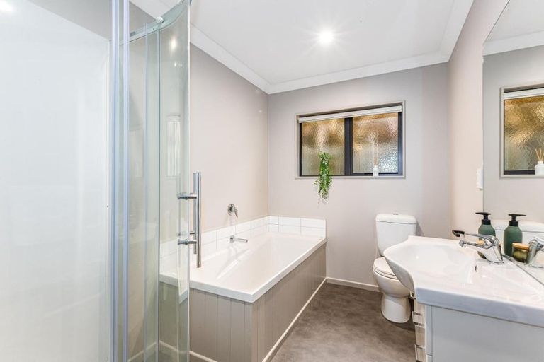 Photo of property in 44a Staithes Drive North, Whitby, Porirua, 5024