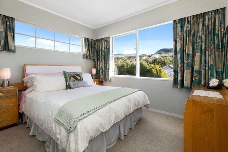 Photo of property in 11 Mckeefry Grove, Tawa, Wellington, 5028