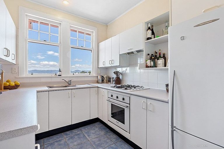 Photo of property in 9 Thorby Street, Northland, Wellington, 6012