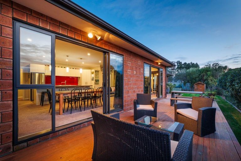 Photo of property in 23 Galea Grove, Kelvin Grove, Palmerston North, 4414