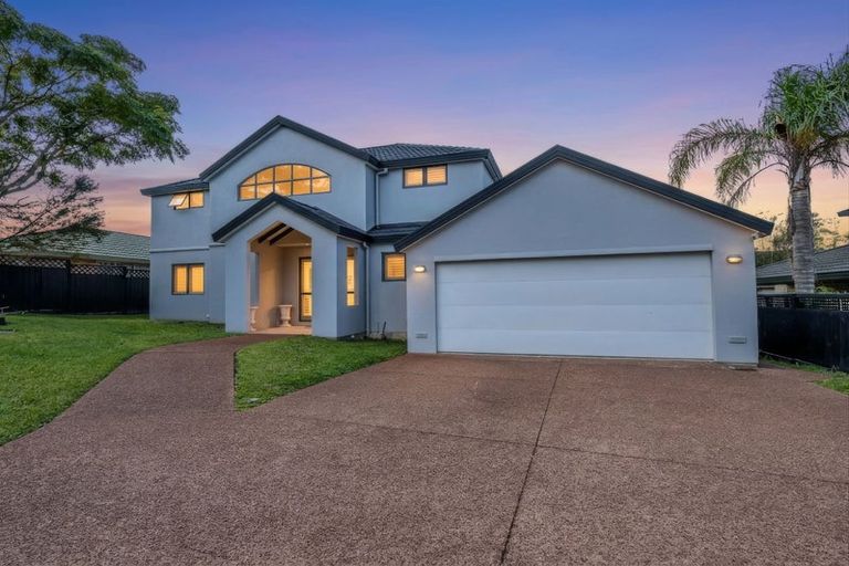 Photo of property in 3 San Ambrosio Rise, Henderson, Auckland, 0612