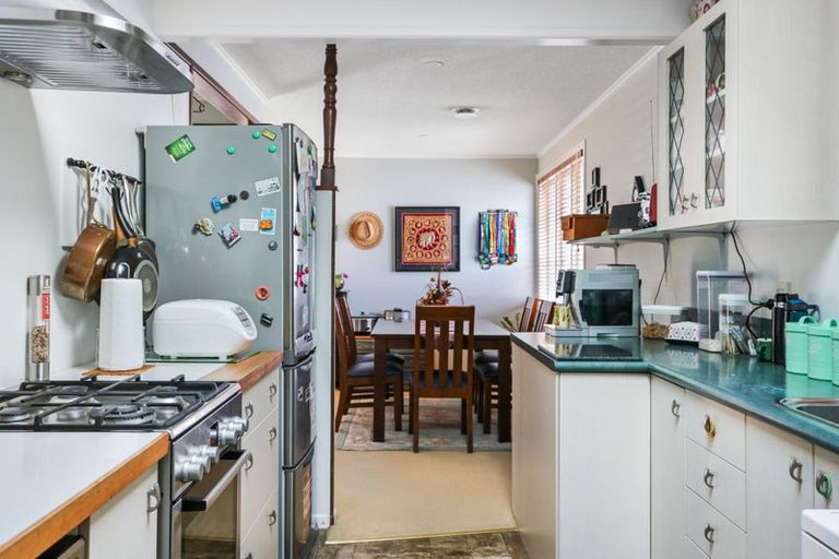 Photo of property in 1 Marewa Street, Te Atatu South, Auckland, 0610