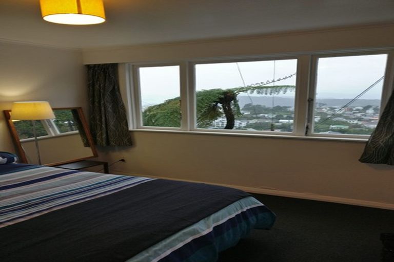 Photo of property in 38 Sugarloaf Road, Brooklyn, Wellington, 6021