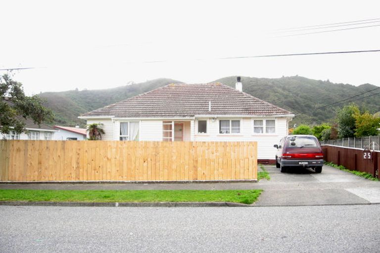 Photo of property in 25 Langford Street, Naenae, Lower Hutt, 5011