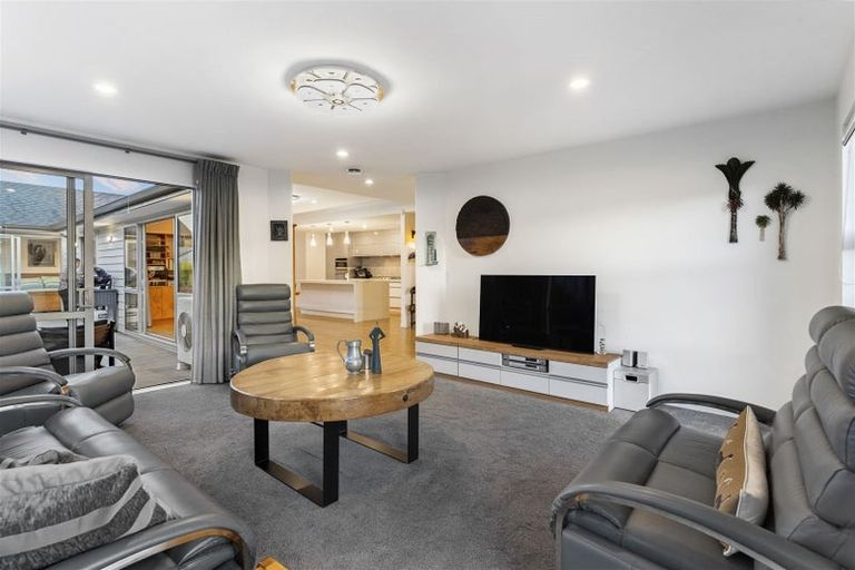 Photo of property in 11 Lam Terrace, Riverhead, 0820