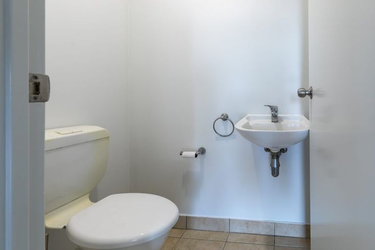 Photo of property in 5e/10 Crown Lynn Place, New Lynn, Auckland, 0600