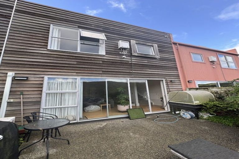 Photo of property in 38 Saddleback Grove, Karori, Wellington, 6012