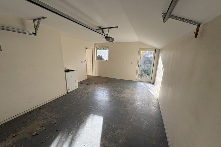Photo of property in 17d Division Street, Riccarton, Christchurch, 8041