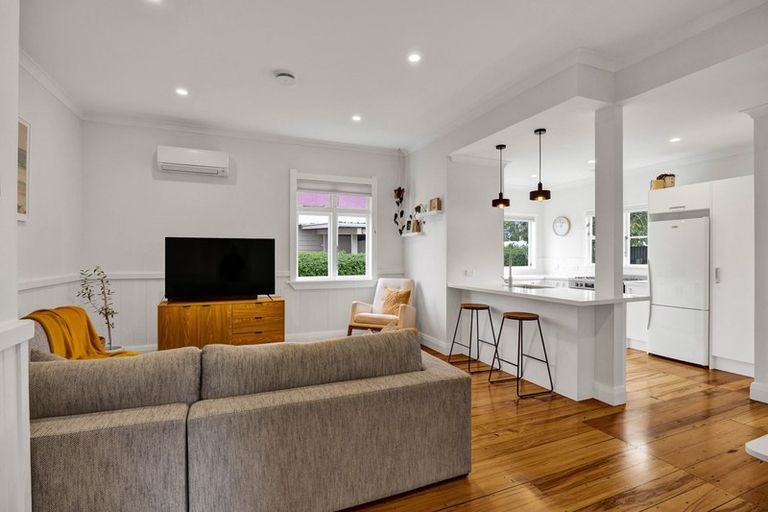 Photo of property in 211 Coronation Avenue, Welbourn, New Plymouth, 4310