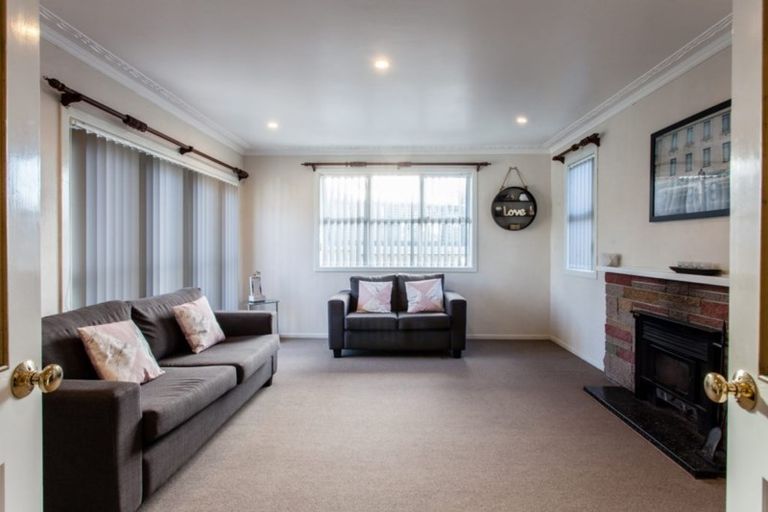 Photo of property in 118 Gloucester Road, Manurewa, Auckland, 2102