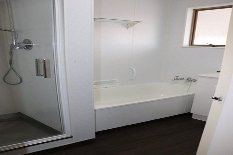 Photo of property in 30f2- Whitley Avenue, Ebdentown, Upper Hutt, 5018