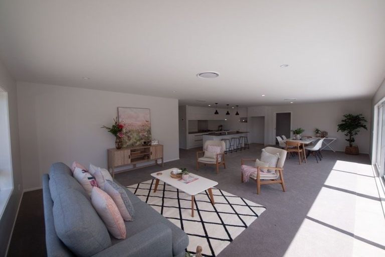 Photo of property in 6 Prestbury Grove, Churton Park, Wellington, 6037