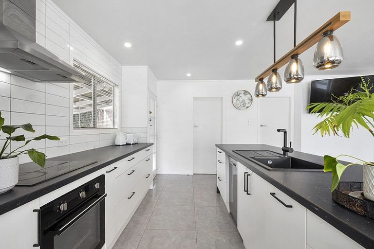 Photo of property in 1 Ross Place, Blagdon, New Plymouth, 4310