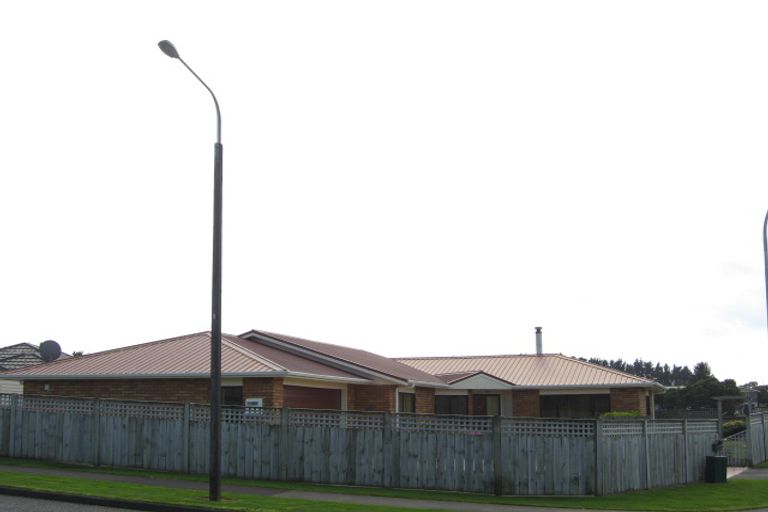 Photo of property in 25 Poplar Grove, Whalers Gate, New Plymouth, 4310