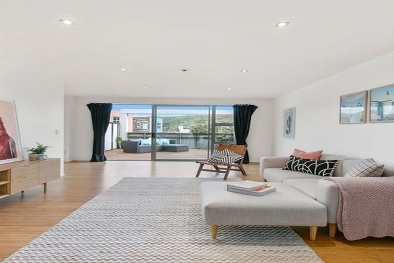 Photo of property in 56 Saddleback Grove, Karori, Wellington, 6012