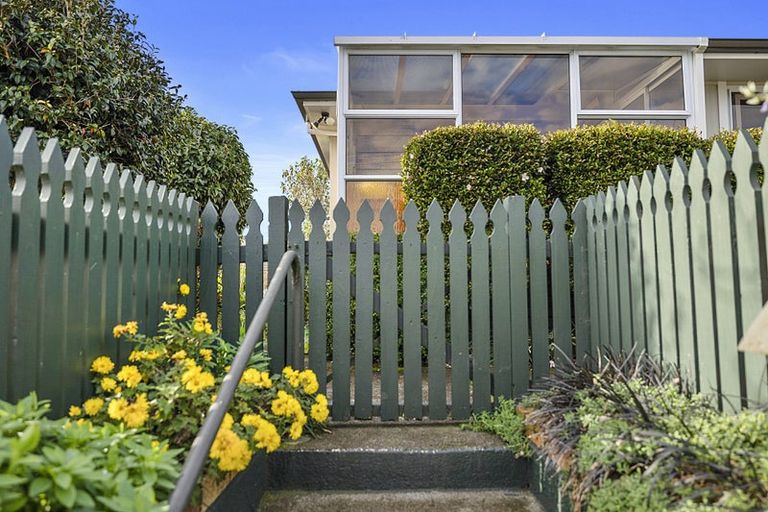 Photo of property in 275 Carrington Street, Vogeltown, New Plymouth, 4310