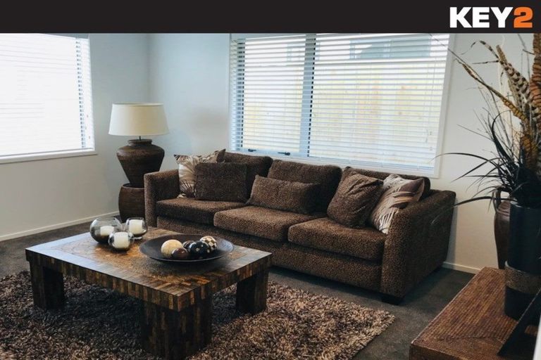 Photo of property in 19 Papa Orchard Drive, Kumeu, 0810