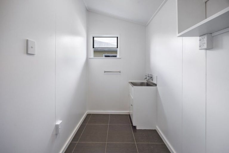 Photo of property in 6 Calgher Avenue, Waitara, 4320