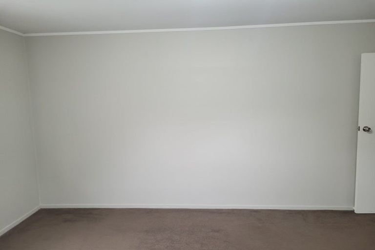 Photo of property in 15 Tiki Street, New Lynn, Auckland, 0600