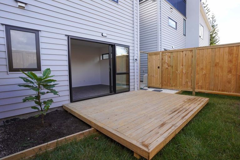 Photo of property in 5/19 Kingdale Road, Henderson, Auckland, 0610