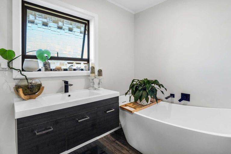 Photo of property in 1 Mathew Street, Dannevirke, 4930