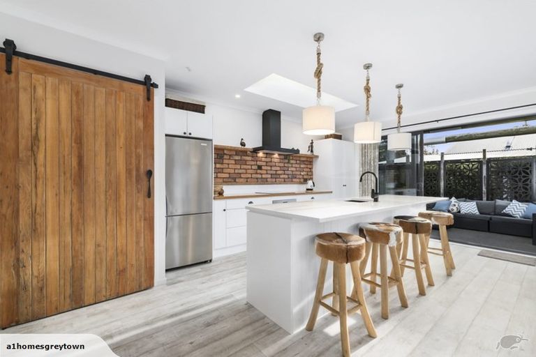 Photo of property in 1 Sam Meads Way, Greytown, 5712