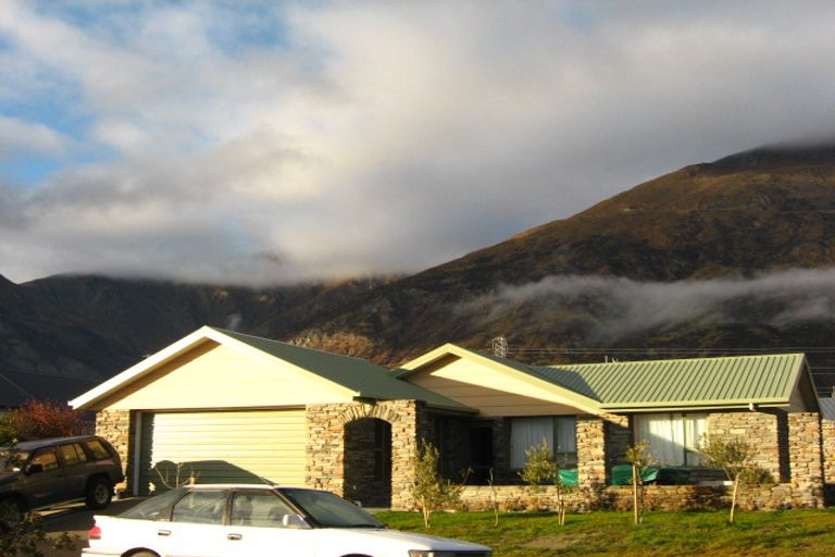 Photo of property in 66 Howards Drive, Lake Hayes, Queenstown, 9304