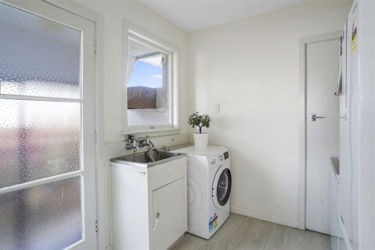 Photo of property in 7 Glenora Place, Hornby, Christchurch, 8042