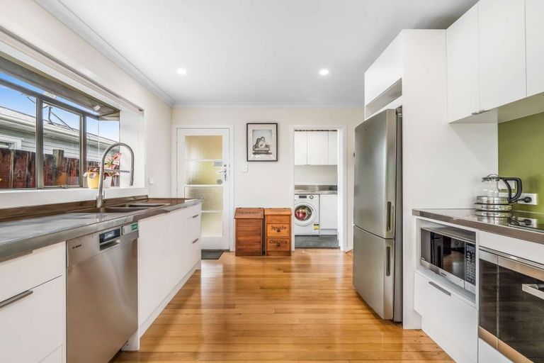 Photo of property in 33a Landon Avenue, Mangere East, Auckland, 2024