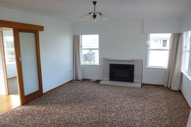 Photo of property in 16 Huruhuru Road, Massey, Auckland, 0614