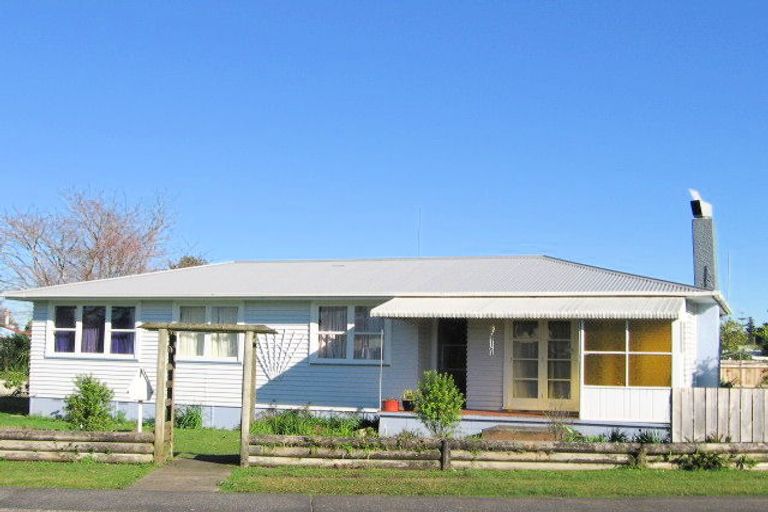 Photo of property in 2 Brightwell Street, Papakura, 2110