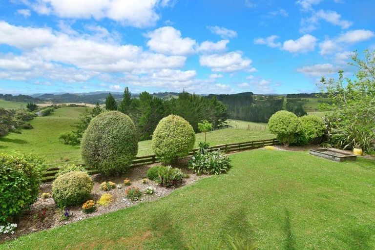 Photo of property in 535 Peak Road, Helensville, 0875