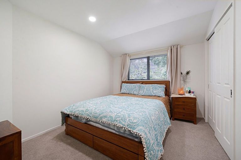 Photo of property in 4 San Ambrosio Rise, Henderson, Auckland, 0612