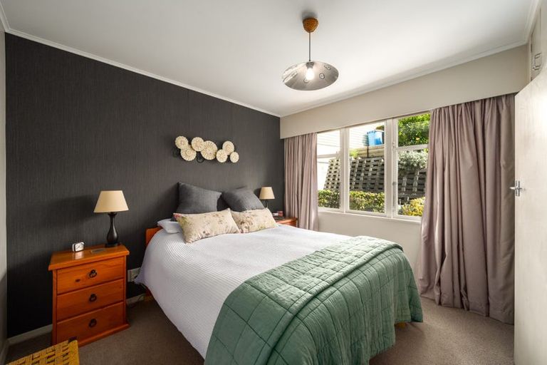 Photo of property in 6 Te Reinga View, Tawa, Wellington, 5028