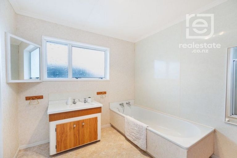 Photo of property in 5 Mudgway Place, Awapuni, Palmerston North, 4412