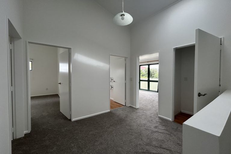 Photo of property in 3 Mitika Way, Strathmore Park, Wellington, 6022
