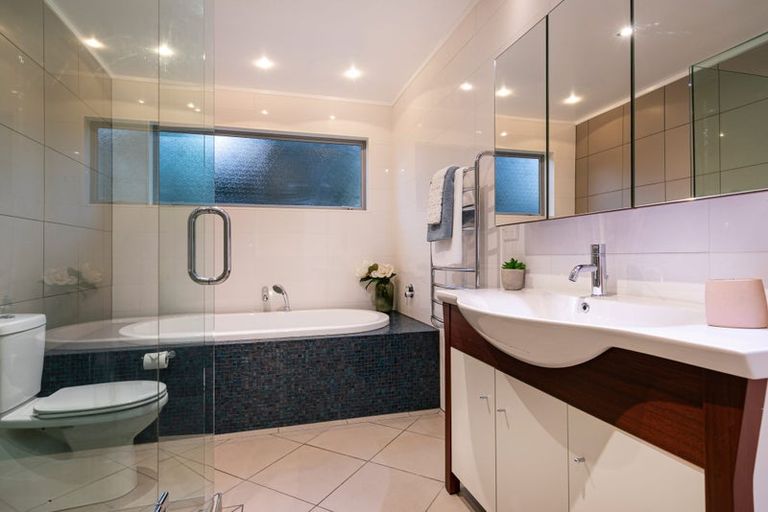 Photo of property in 177a Upper Harbour Drive, Greenhithe, Auckland, 0632