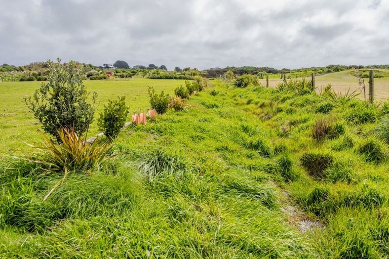 Photo of property in 89 Strathnaver Drive, Waikawa Beach, Manakau, 5573