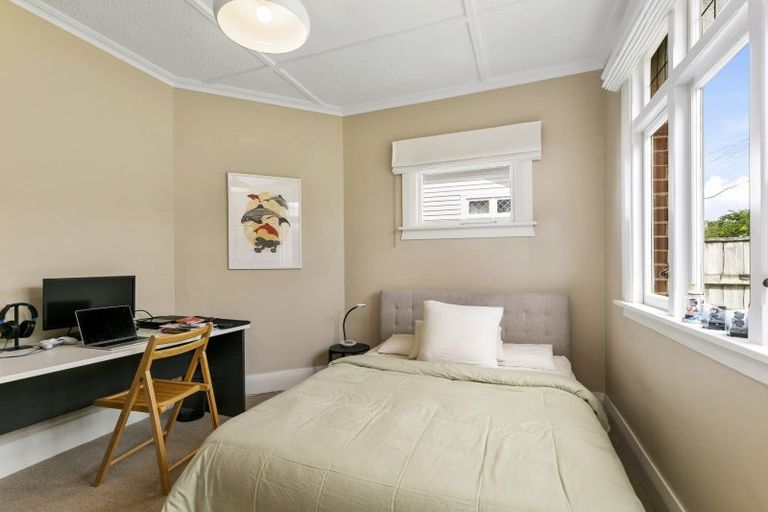 Photo of property in 181 The Parade, Island Bay, Wellington, 6023