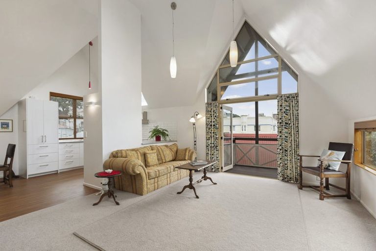 Photo of property in 83c Majoribanks Street, Mount Victoria, Wellington, 6011