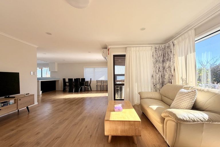 Photo of property in 7 Sheralee Place, Bucklands Beach, Auckland, 2014