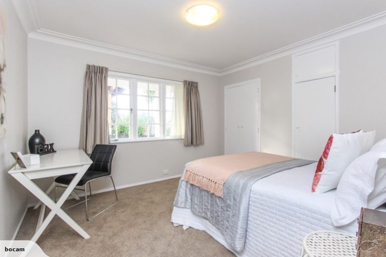 Photo of property in 2/27 Nui Mana Place, Te Atatu South, Auckland, 0610