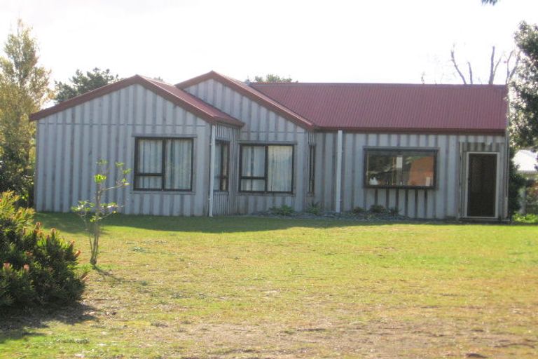 Photo of property in 133 Linton Crescent, Whangamata, 3620