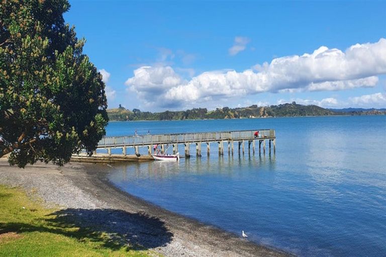 Photo of property in 2 Mataikokako Loop, Kawakawa Bay, 2585