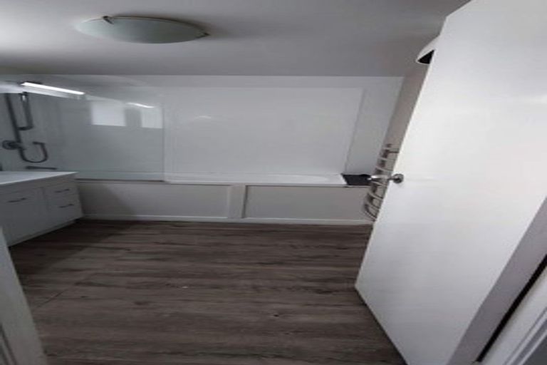 Photo of property in 4 Mills Road, Brooklyn, Wellington, 6021