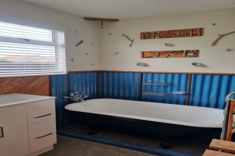 Photo of property in 22 Amberley Beach Road, Amberley, 7410