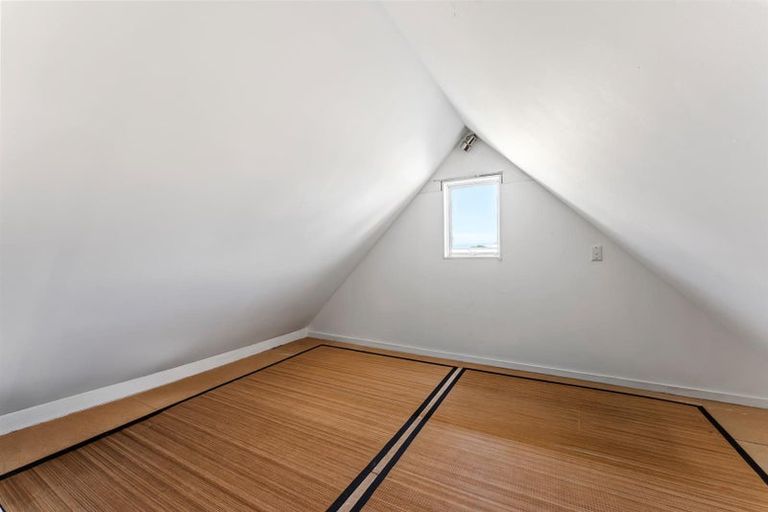 Photo of property in 28 Success Court, Omaha, 0986