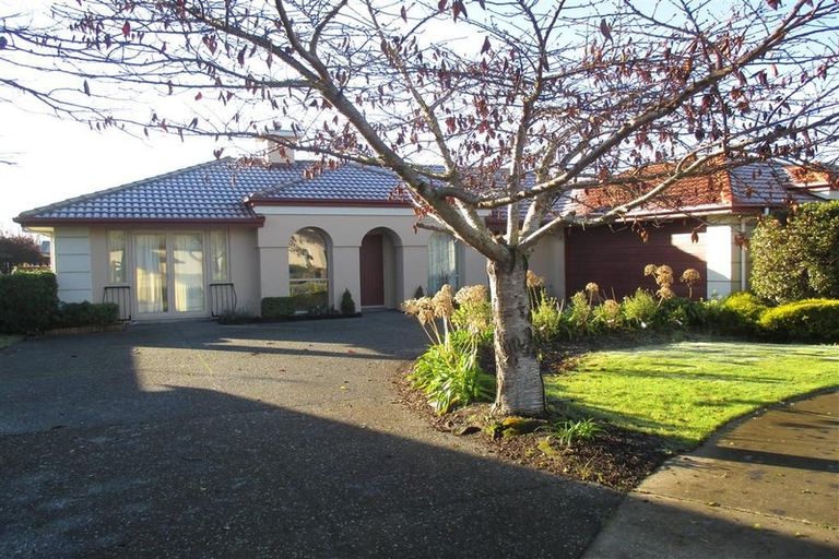 Photo of property in 11 Mica Place, Northwood, Christchurch, 8051